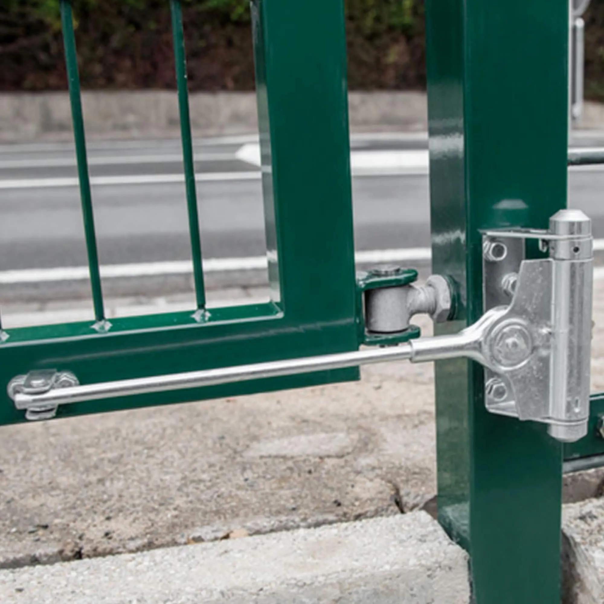 Feder-Türschließer für Gartentüren – Bild 2