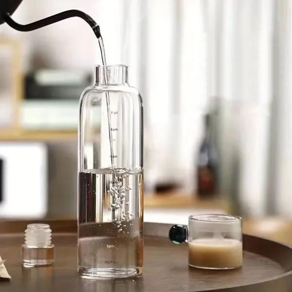 Wasserflasche mit Zeitmarker – Bild 4