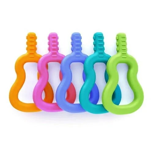 Ark’s Gitarre Kauen