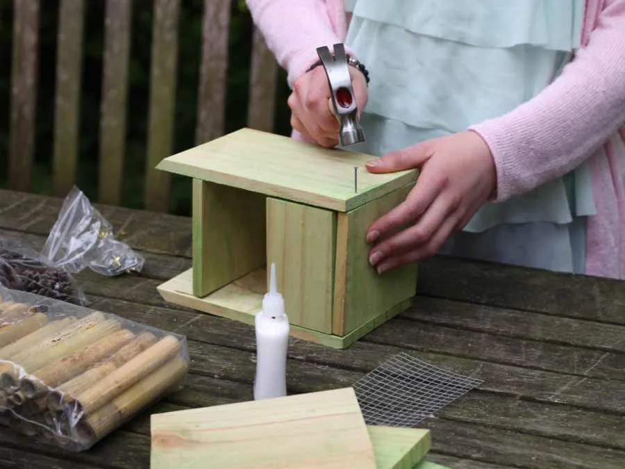 Komplett-Bausatz für Kinder und Bastler: DIY Insektenhotel – Bild 3