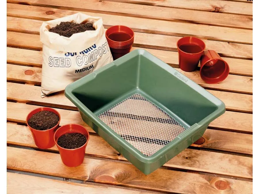 2 in 1 Gartensieb mit wechselbaren Drahtgittern und hohem Rand – Bild 3