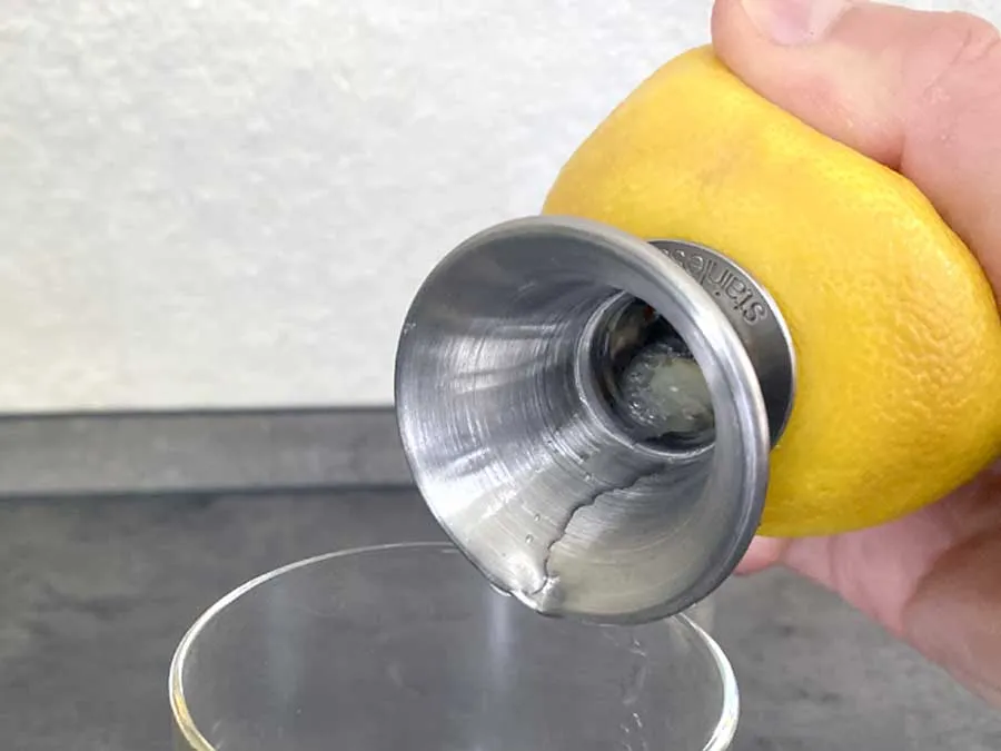 Zitronenausgießer aus Edelstahl zum Eindrehen in die Zitrone – Bild 4
