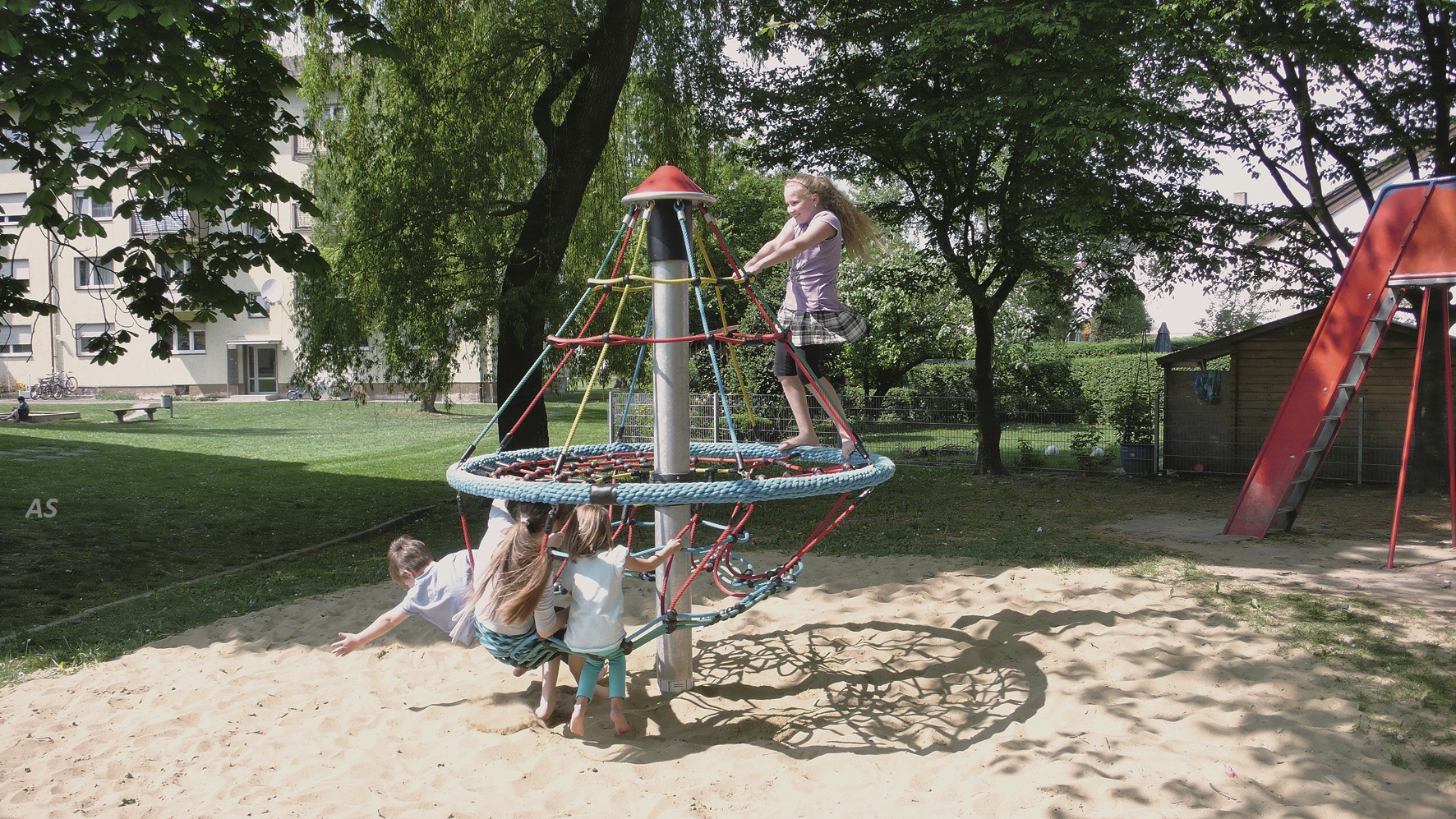 Spielplatzgeräte Wichtelwind Karussell Minikarussell Hally-Gally – Bild 9