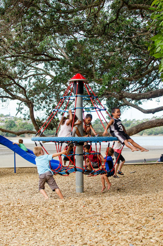 Spielplatzgeräte Wichtelwind Karussell Minikarussell Hally-Gally – Bild 6