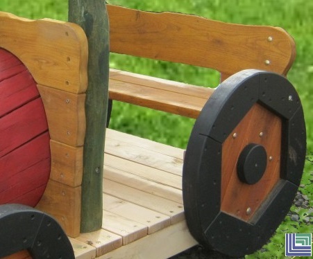 Traktor Bull Midi kleiner Trecker aus Eiche und Robinie für die schon größeren im Kindergarten – Bild 3