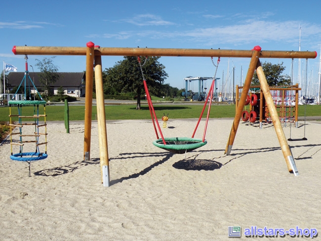 Schaukelgestell Kopfbalken L = 6,80 m mit Vogelnest Ø 1,0 m, Kletterkamin und Schaukelsitz, Höhe 2,00 m, Huck