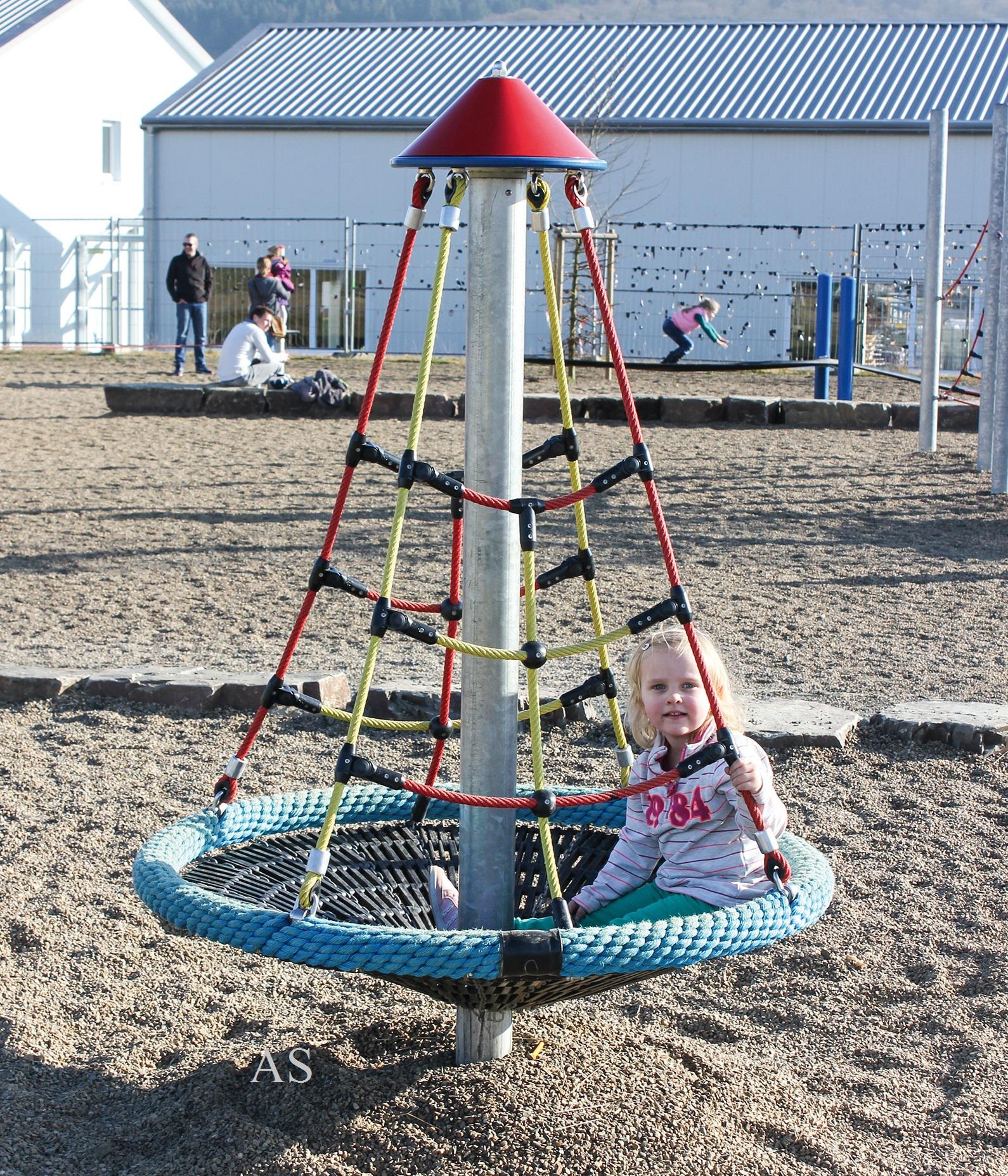 Huck Nestkreisel Vogelnest-Karussell Kletterpyramide