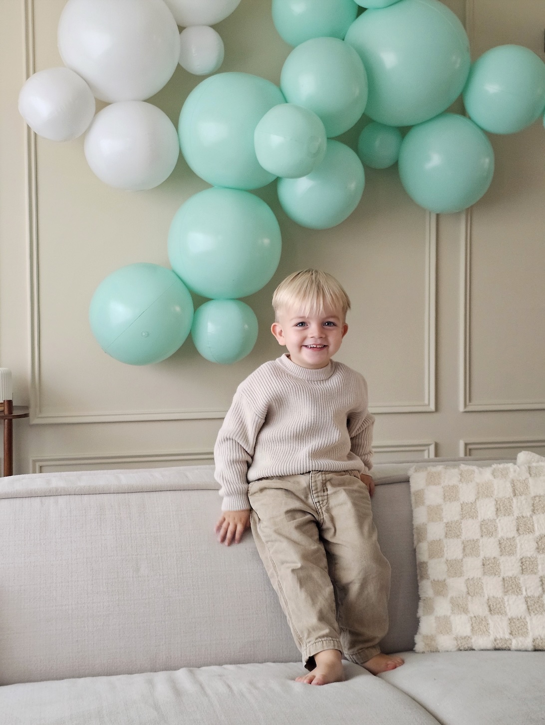 Wiederverwendbare Ballongirlande aus 3, beige/farbenes 2er-Set – Balloony – Bild 3