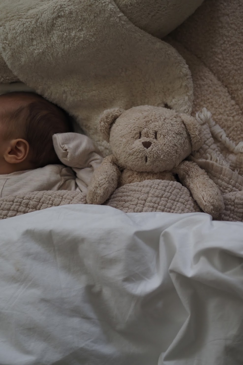 Humming Bear Sand Natur Schlafspielzeug – Moonie – Bild 3