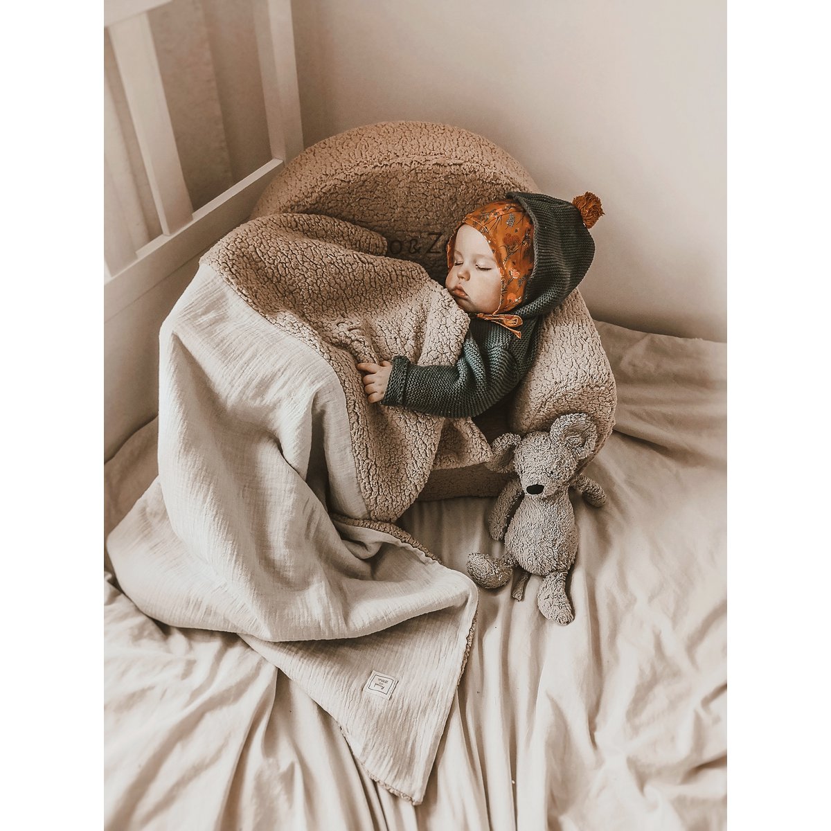 Beiger Teddystuhl – mit gesticktem Namen – Bild 3