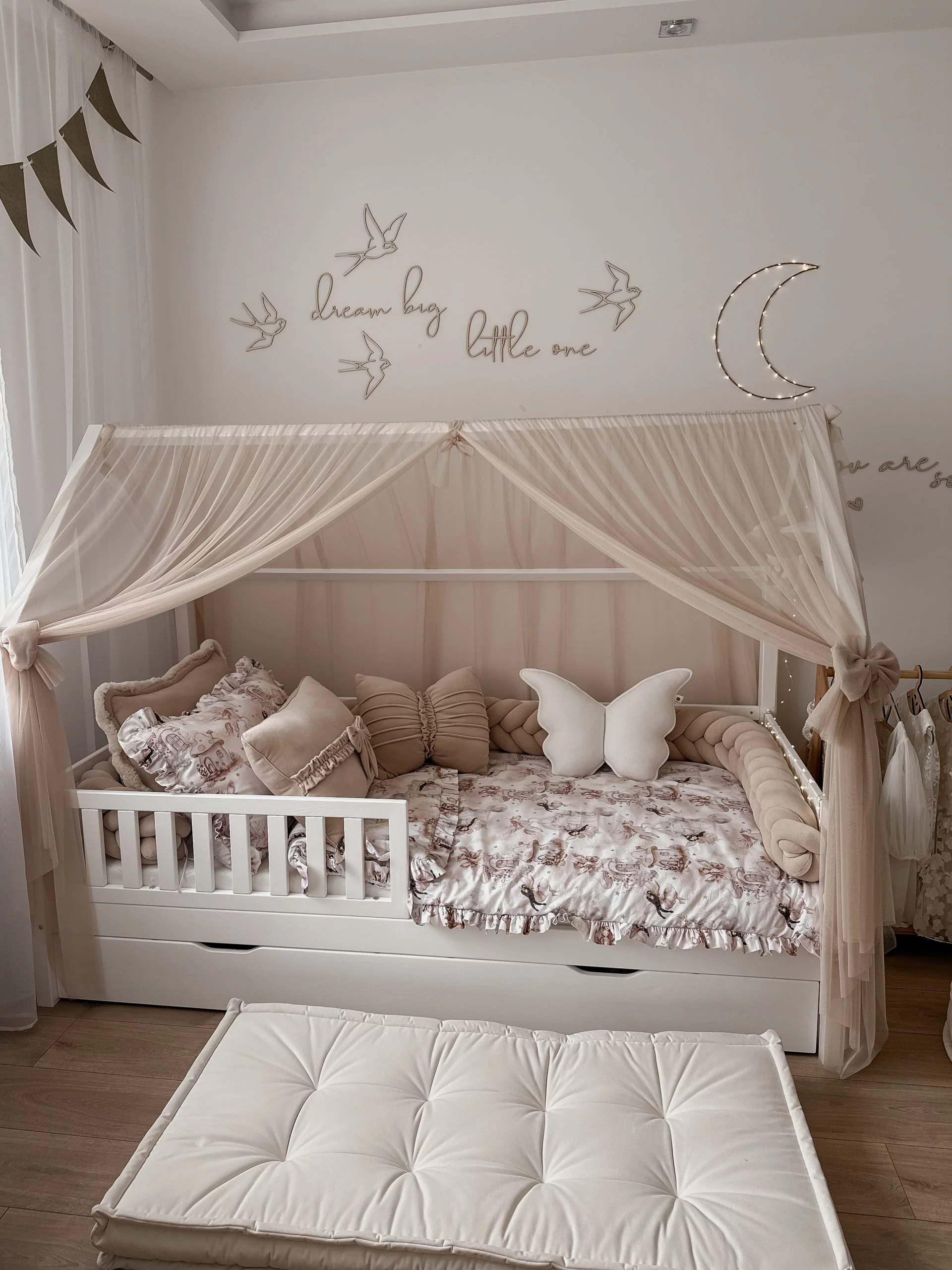 Betthimmel aus Tule für ein Betthaus