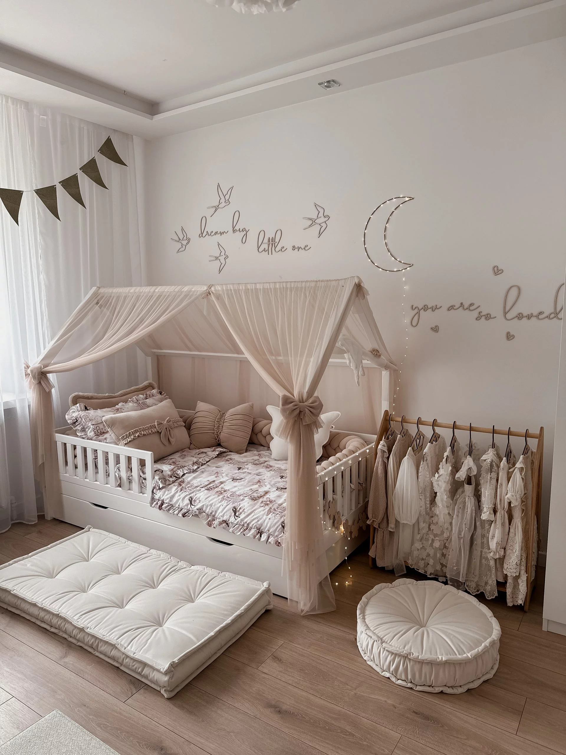 Betthimmel aus Tule für ein Betthaus – Bild 6